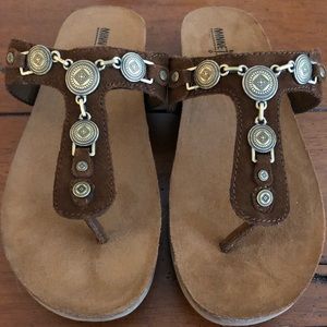 Minnetonka Sandals Size 7
